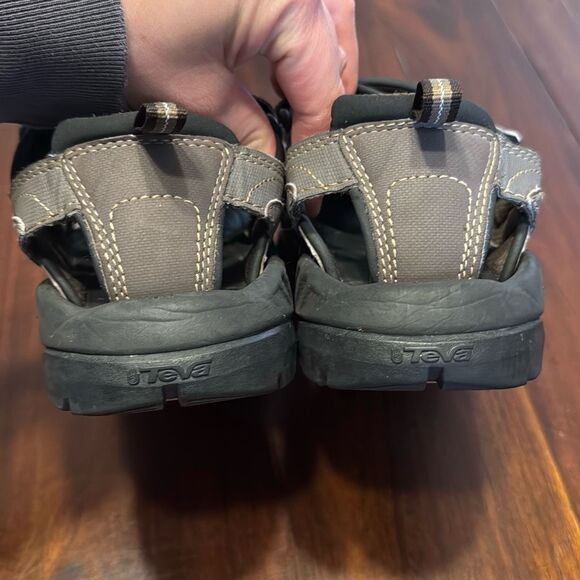 Teva Forebay Grey Fisherman Sandals Men’s US 7 - Picture 5 of 9